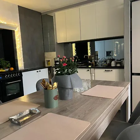Locusdo No. 137 Near Ozas, Akropolis Apartment *