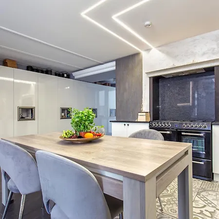 Locusdo No. 137 Near Ozas, Akropolis *